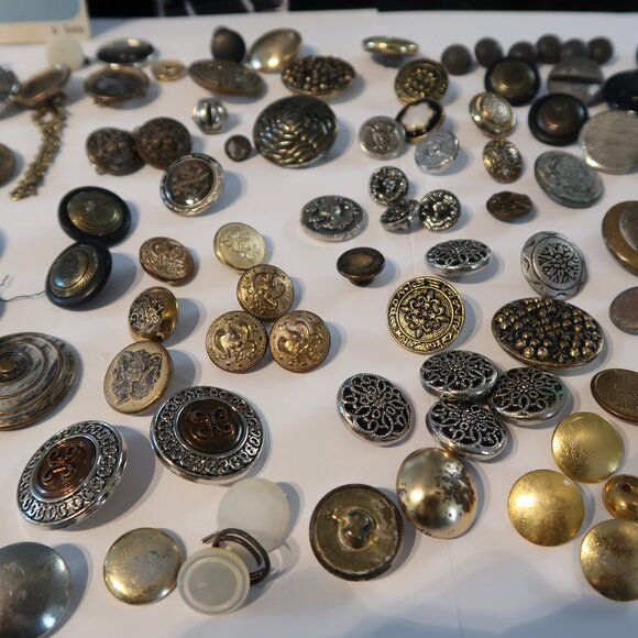 Large Old Button Collection Some Military Style Buttons Some Vintage Variety - Picture 4 of 16